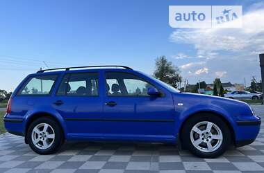 Универсал Volkswagen Golf 2003 в Самборе