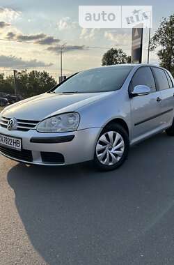 Хэтчбек Volkswagen Golf 2004 в Киеве