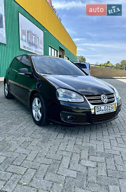 Хетчбек Volkswagen Golf 2008 в Мукачевому