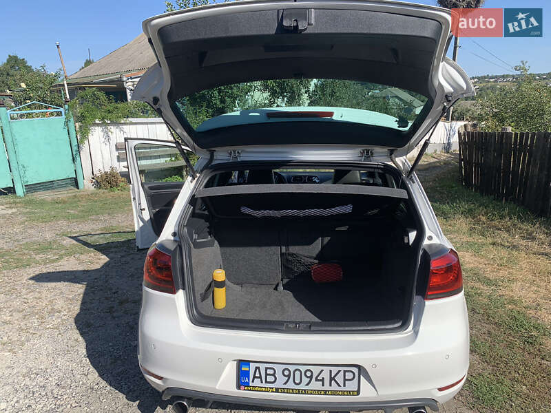 Хетчбек Volkswagen Golf 2011 в Тульчині