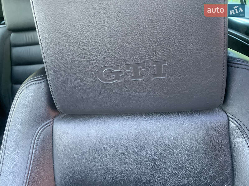 Хетчбек Volkswagen Golf 2011 в Тульчині
