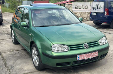 Хетчбек Volkswagen Golf 2002 в Дубні