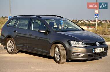 Универсал Volkswagen Golf 2017 в 