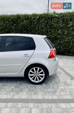 Хэтчбек Volkswagen Golf 2008 в Черновцах