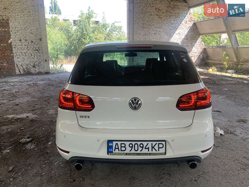 Хетчбек Volkswagen Golf 2011 в Тульчині