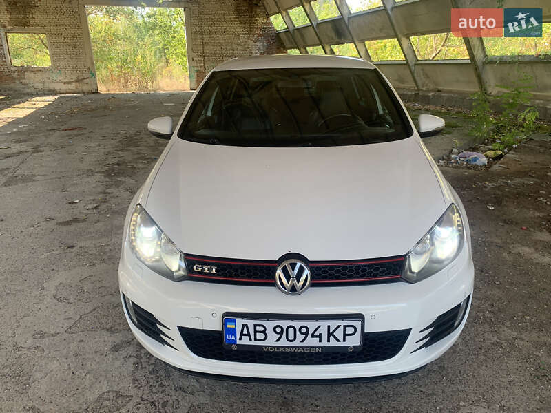 Хетчбек Volkswagen Golf 2011 в Тульчині