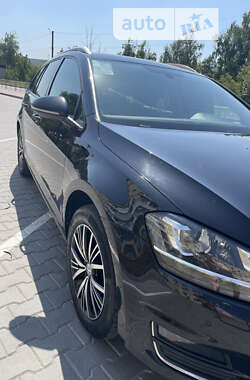 Универсал Volkswagen Golf 2016 в 