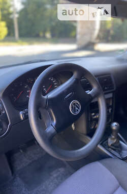 Хэтчбек Volkswagen Golf 2001 в  фото 11 Хэтчбек Volkswagen Golf 2001 в
