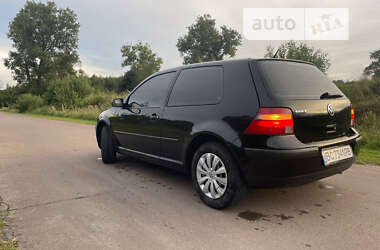 Хэтчбек Volkswagen Golf 2002 в Львове