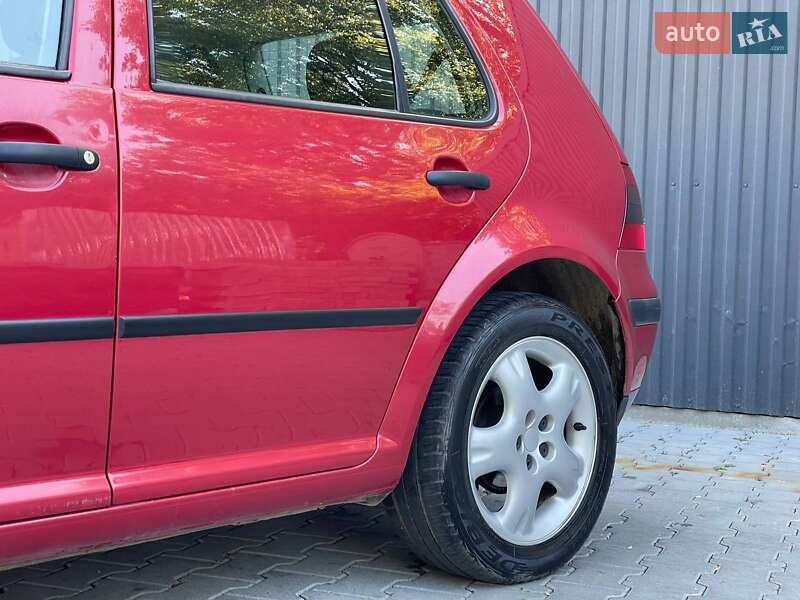 Хетчбек Volkswagen Golf 2001 в Дрогобичі