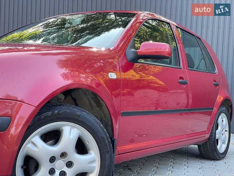 Хетчбек Volkswagen Golf 2001 в Дрогобичі