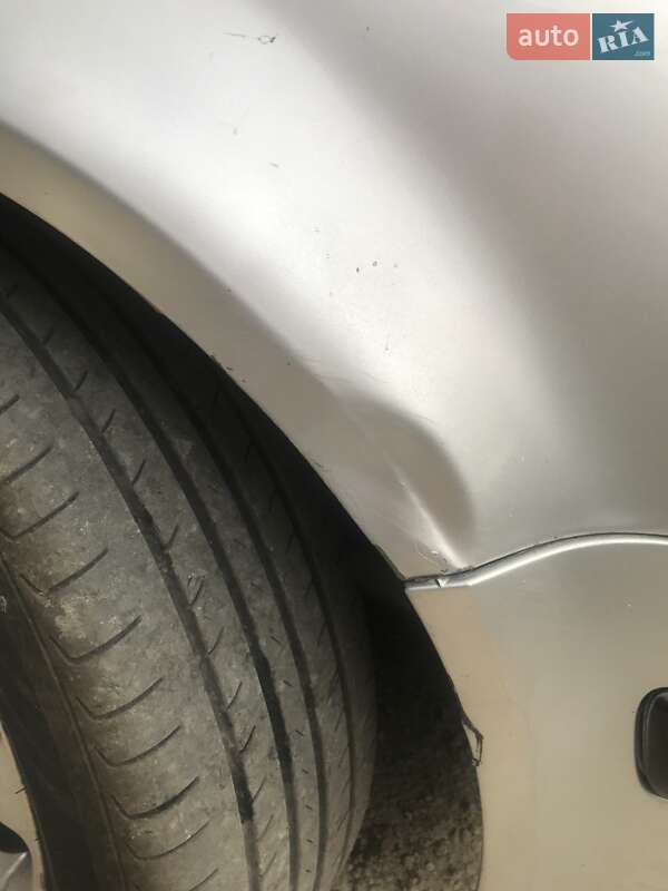 Хетчбек Volkswagen Golf 2003 в Тернополі