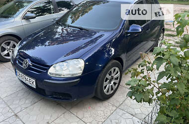 Хэтчбек Volkswagen Golf 2005 в Чернигове