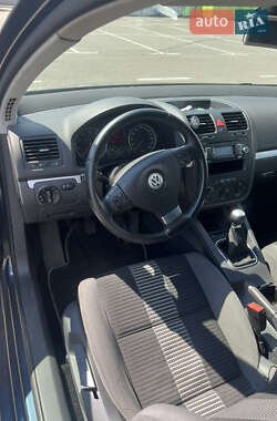 Хэтчбек Volkswagen Golf 2008 в 