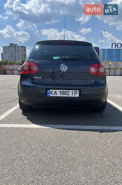 Хэтчбек Volkswagen Golf 2008 в 