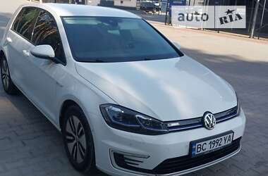 Хэтчбек Volkswagen Golf 2017 в Львове