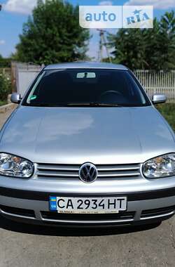 Хэтчбек Volkswagen Golf 2001 в Умани