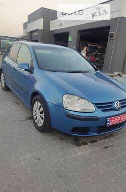 Хэтчбек Volkswagen Golf 2004 в Ковеле