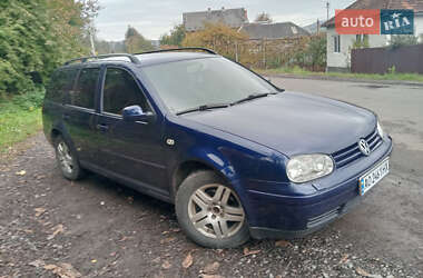 Универсал Volkswagen Golf 2000 в Сваляве
