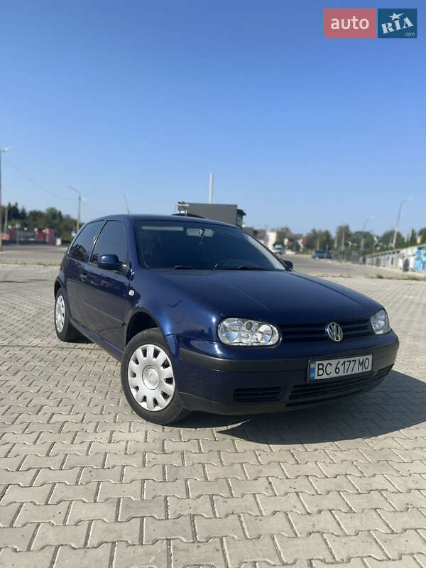 Хетчбек Volkswagen Golf 2001 в Дрогобичі