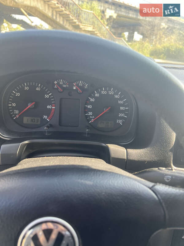 Хетчбек Volkswagen Golf 2001 в Дрогобичі