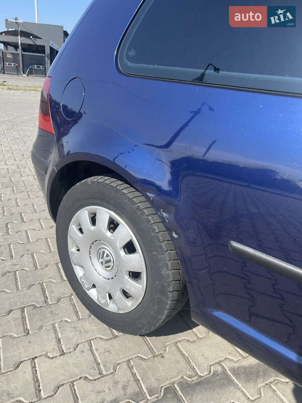 Хетчбек Volkswagen Golf 2001 в Дрогобичі