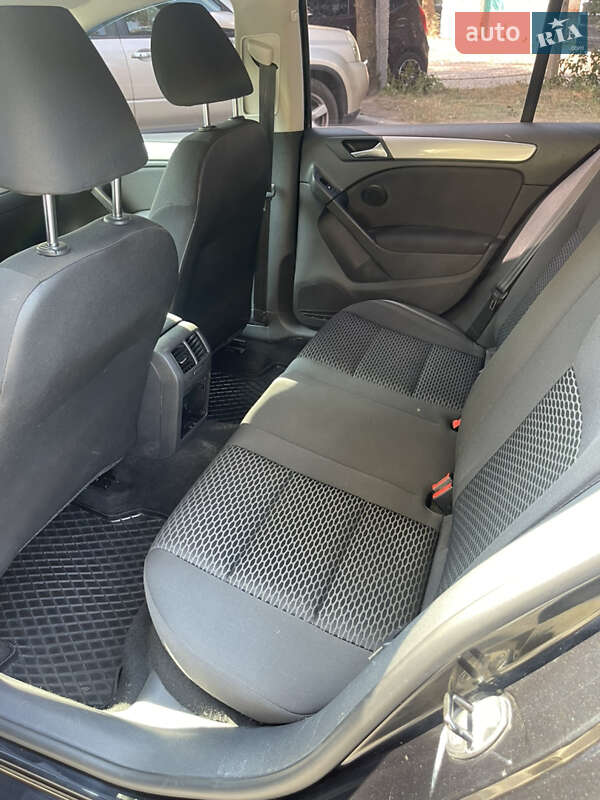 Хетчбек Volkswagen Golf 2011 в Києві