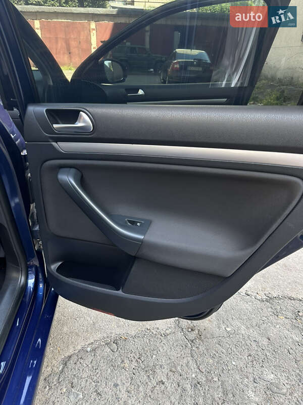 Универсал Volkswagen Golf 2009 в Львове