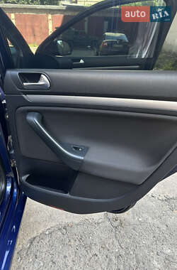 Универсал Volkswagen Golf 2009 в 