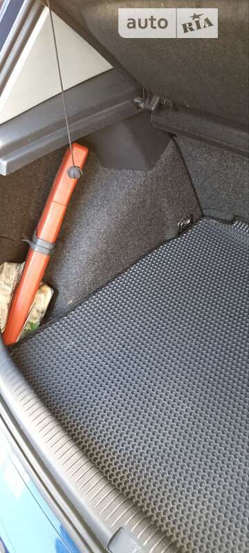 Хэтчбек Volkswagen Golf 2005 в Хмельницком