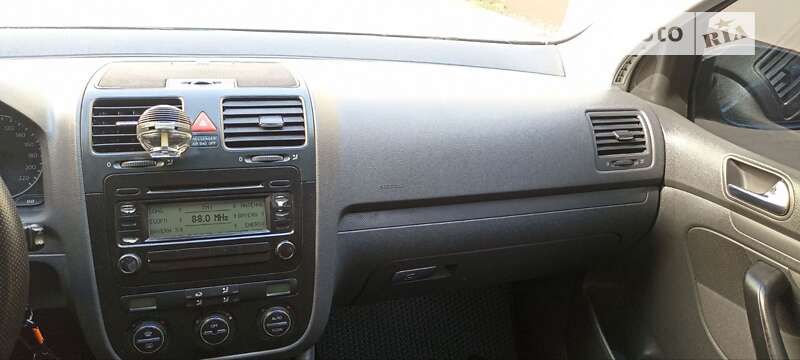 Хэтчбек Volkswagen Golf 2005 в Хмельницком