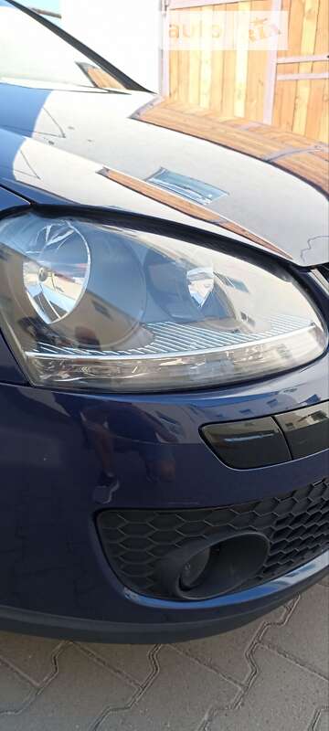 Хэтчбек Volkswagen Golf 2005 в Хмельницком