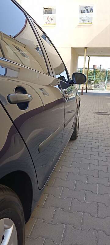 Хэтчбек Volkswagen Golf 2005 в Хмельницком