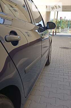 Хэтчбек Volkswagen Golf 2005 в 