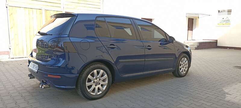 Хэтчбек Volkswagen Golf 2005 в Хмельницком