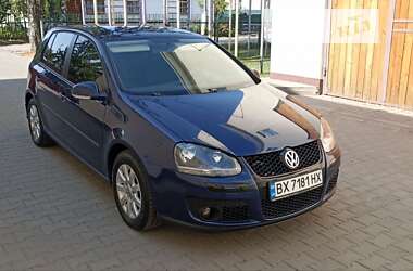 Хэтчбек Volkswagen Golf 2005 в 