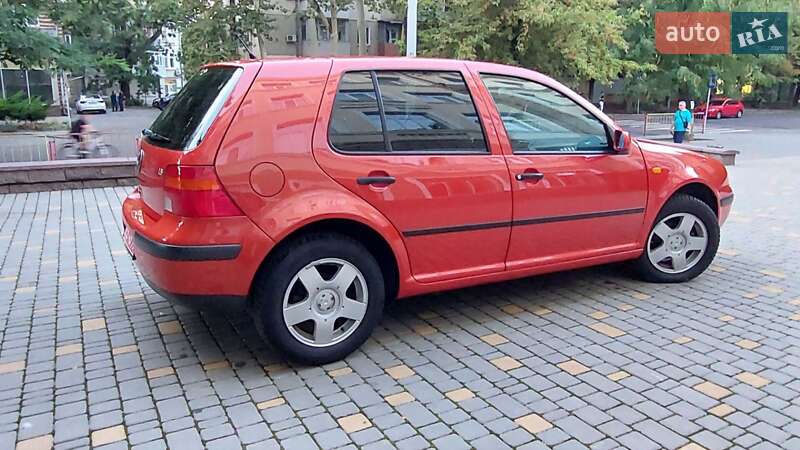 Хетчбек Volkswagen Golf 1999 в Одесі