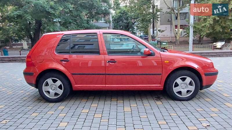 Хетчбек Volkswagen Golf 1999 в Одесі