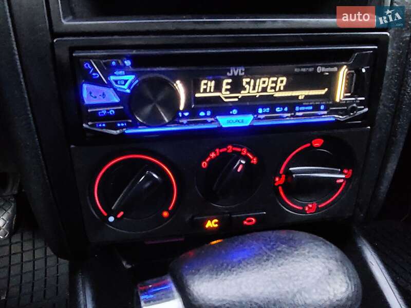 Хетчбек Volkswagen Golf 1999 в Одесі