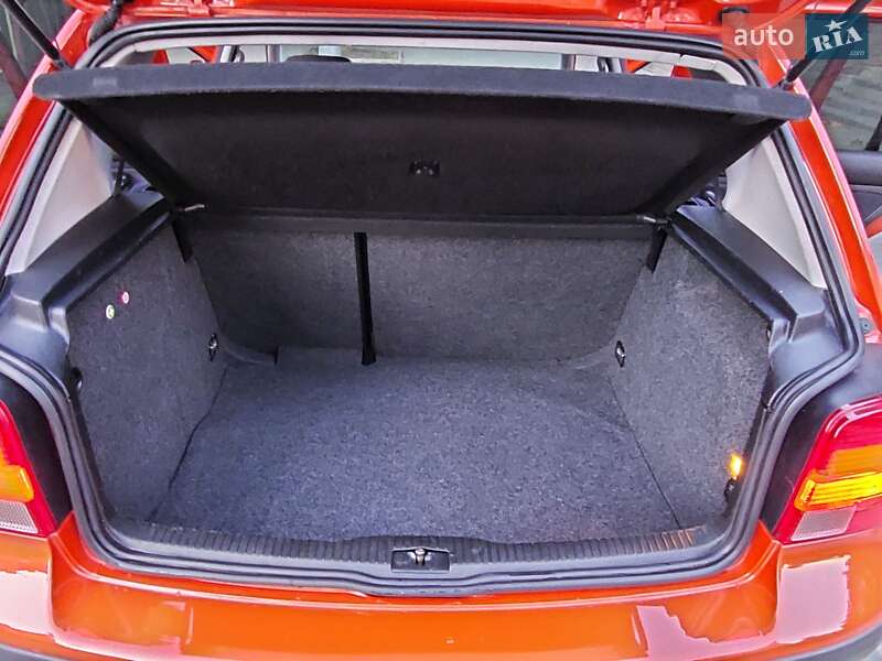 Хетчбек Volkswagen Golf 1999 в Одесі