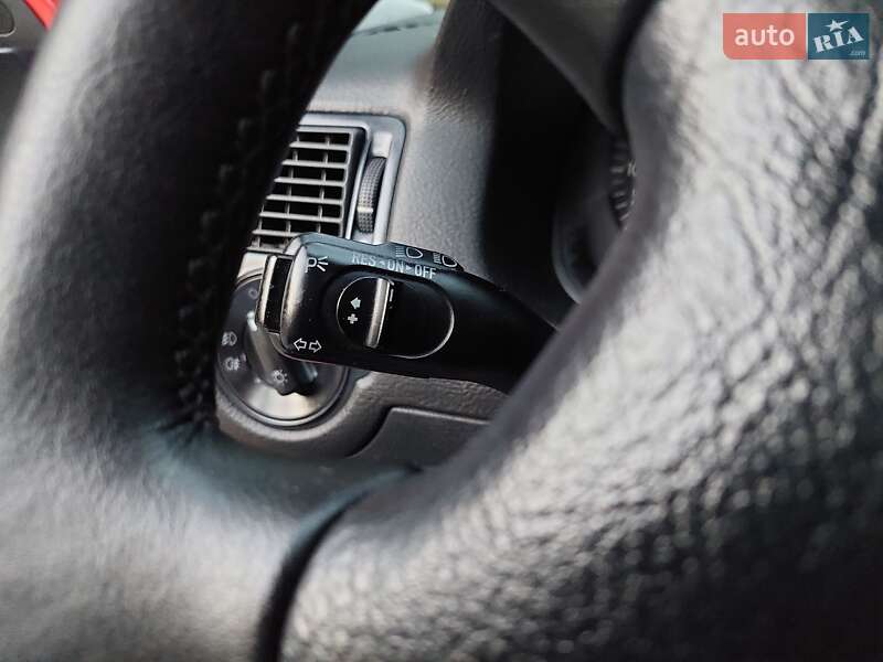 Хетчбек Volkswagen Golf 1999 в Одесі