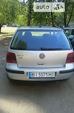 Хэтчбек Volkswagen Golf 2001 в Гадяче