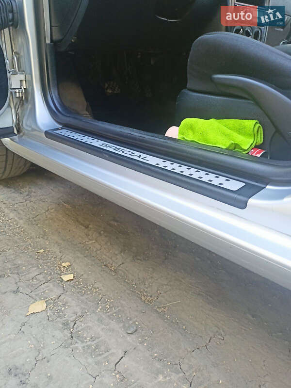 Хэтчбек Volkswagen Golf 2001 в Гадяче