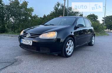 Хэтчбек Volkswagen Golf 2004 в Бродах