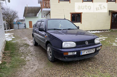 Хетчбек Volkswagen Golf 1995 в Долині