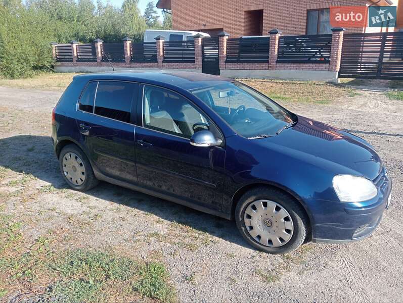Хэтчбек Volkswagen Golf 2007 в Луцке