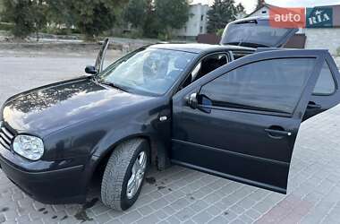 Хэтчбек Volkswagen Golf 2001 в Локачах