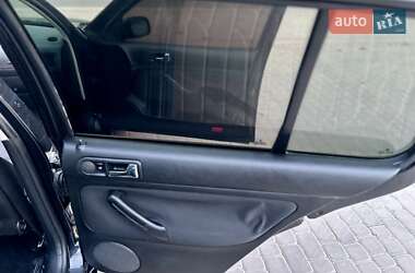 Хэтчбек Volkswagen Golf 2001 в Локачах