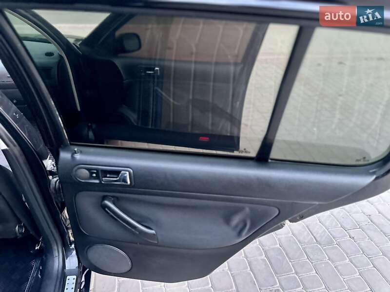 Хэтчбек Volkswagen Golf 2001 в Локачах