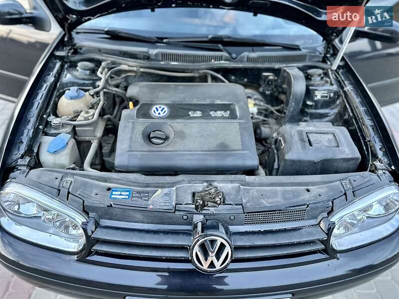 Хэтчбек Volkswagen Golf 2001 в Локачах